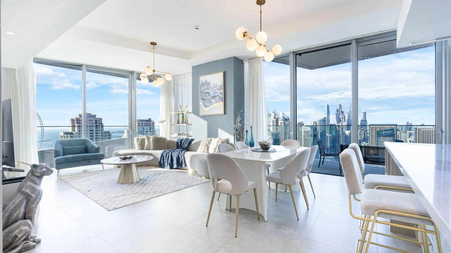 Central Lux Home With Stunning Views On 42Nd Floor location