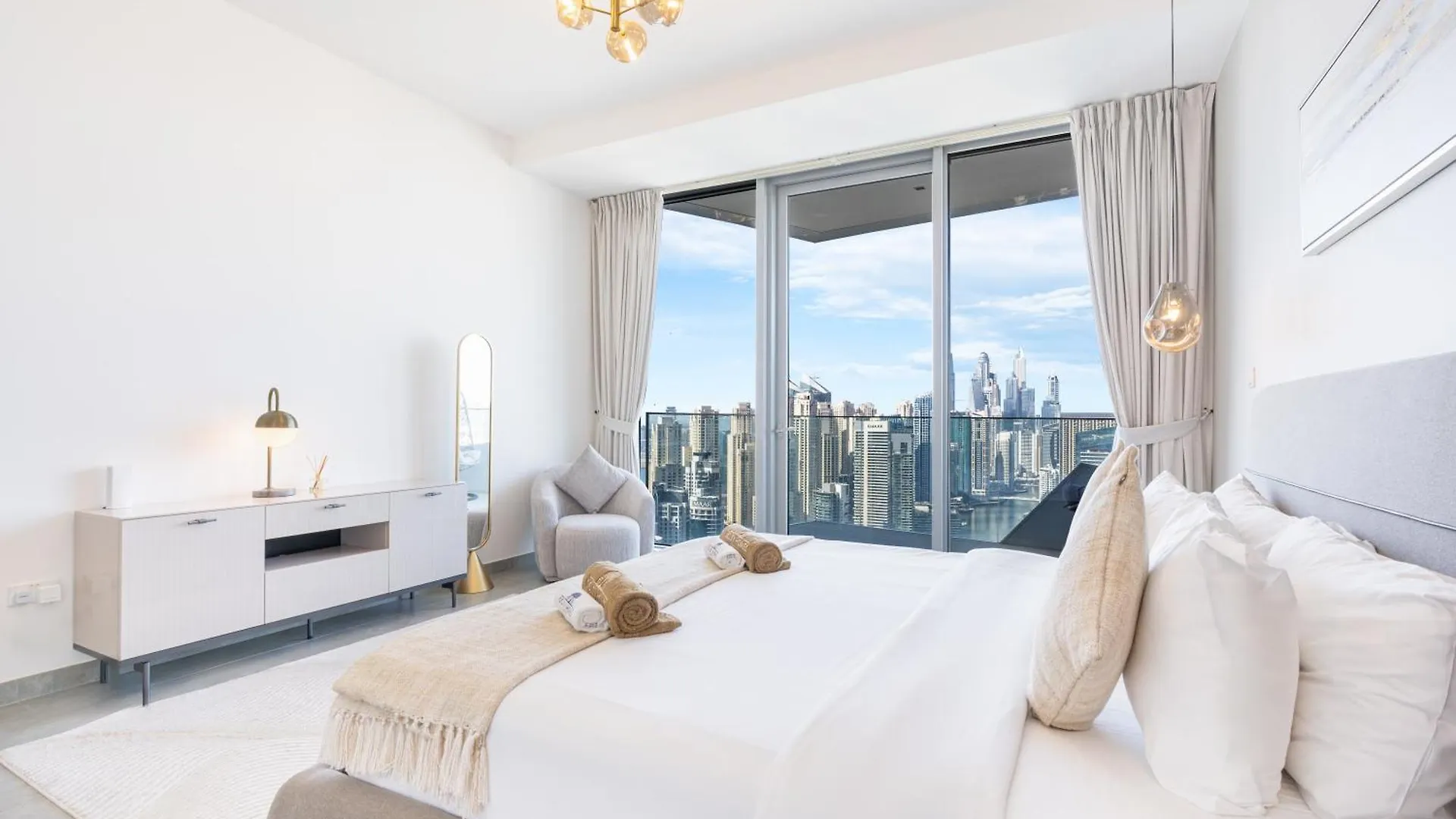 Central Lux Home With Stunning Views On 42Nd Floor Dubai Apartment